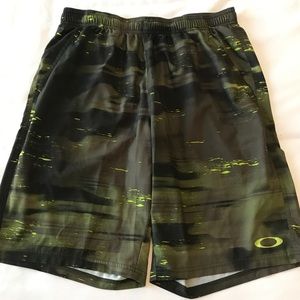 Men’s Oakley gym shorts. Medium